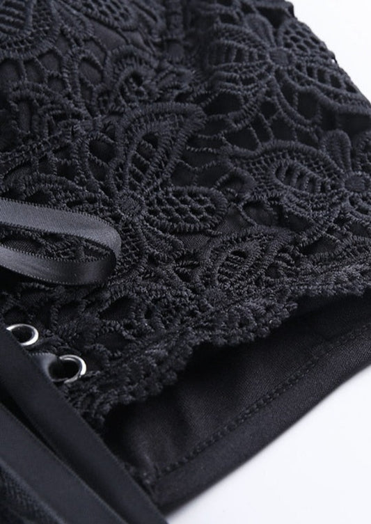 Baddie Tie up front Zip up back V neck Lace details Sleeveless Flower design